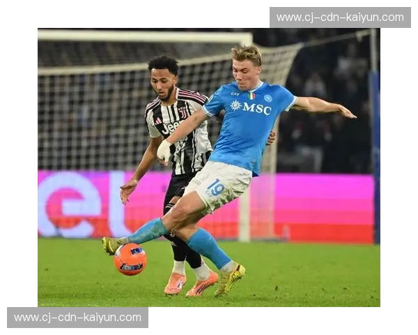 黑白与天蓝的宿命交响：尤文图斯vs那不勒斯，不只是足球的意甲之巅